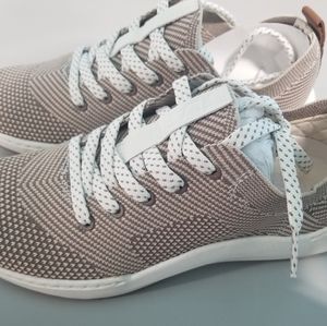 Dr. Scholls Herzog lace up sneaker